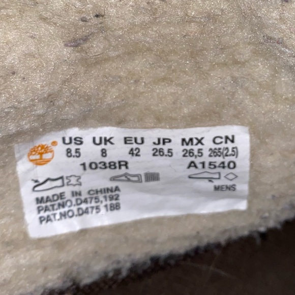 Mens timberland boots. Fur lined. Good condition. Tread still great condition. - Picture 4 of 4